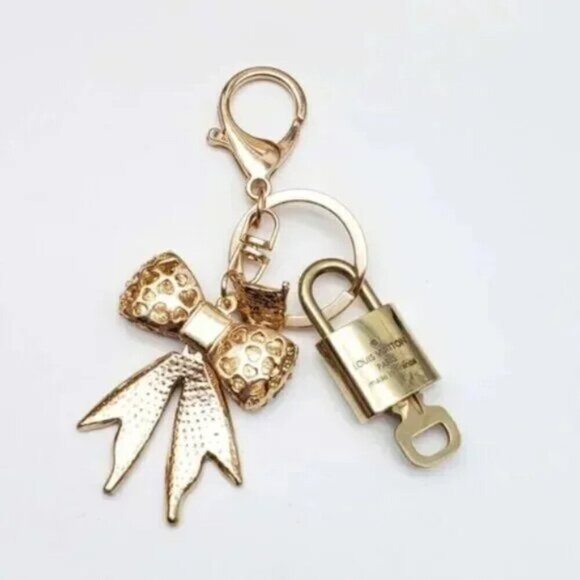 100% Auth Louis Vuitton Lock & Key with unbranded Bagcharm, Keycharm, Keychain - Picture 6 of 7